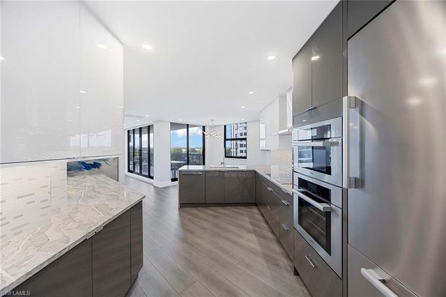 6075 Pelican Bay BLVD 605, Naples, FL 34108