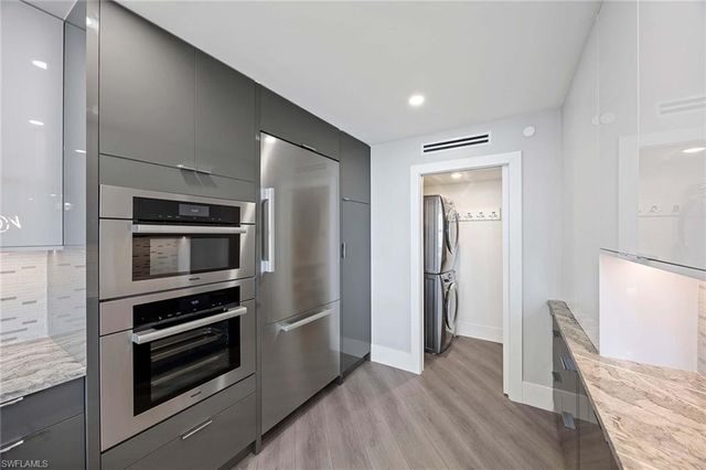 6075 Pelican Bay BLVD 605, Naples, FL 34108