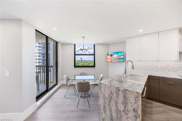 6075 Pelican Bay BLVD 605, Naples, FL 34108