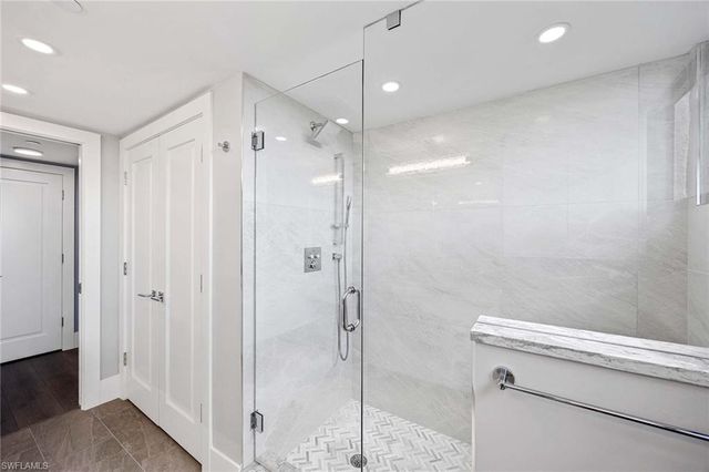 6075 Pelican Bay BLVD 605, Naples, FL 34108