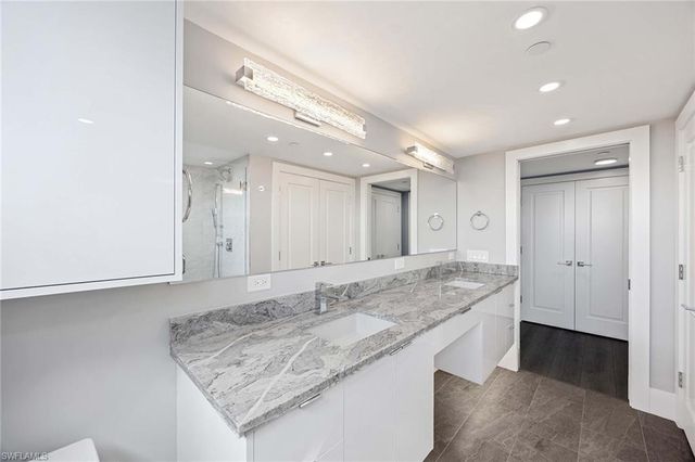 6075 Pelican Bay BLVD 605, Naples, FL 34108