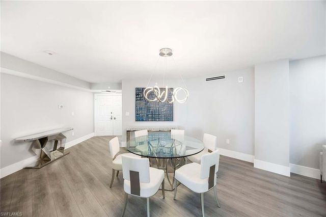 6075 Pelican Bay BLVD 605, Naples, FL 34108