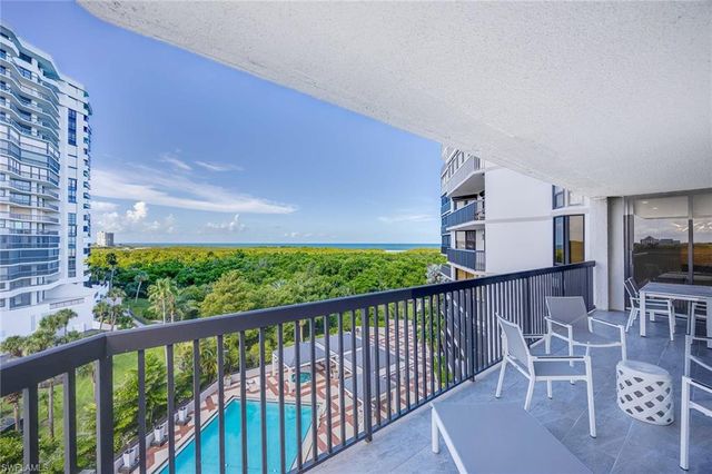 6075 Pelican Bay BLVD 605, Naples, FL 34108