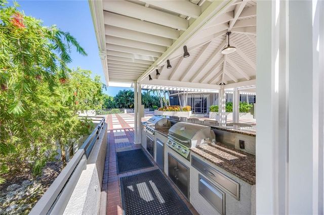 6075 Pelican Bay BLVD 605, Naples, FL 34108