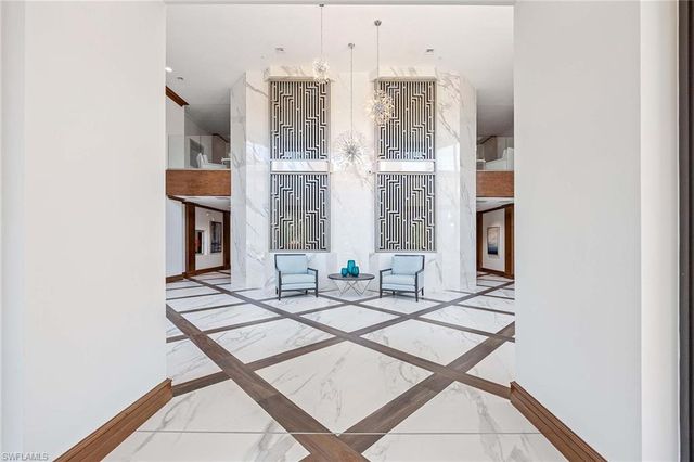 6075 Pelican Bay BLVD 605, Naples, FL 34108