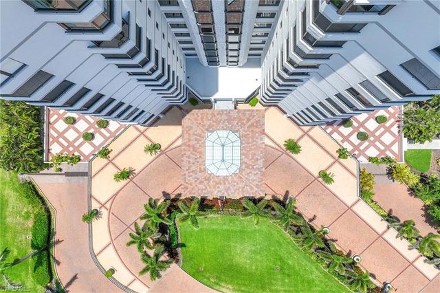 6075 Pelican Bay BLVD 605, Naples, FL 34108