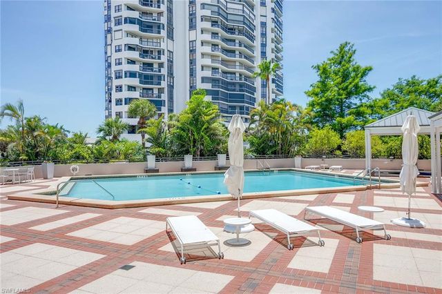 6075 Pelican Bay BLVD 605, Naples, FL 34108