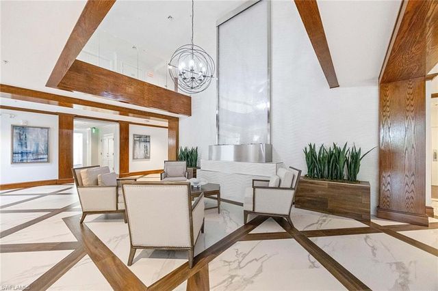 6075 Pelican Bay BLVD 605, Naples, FL 34108