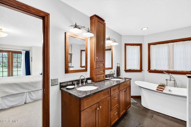 10326 Ramm Road, Whitehouse, OH 43571