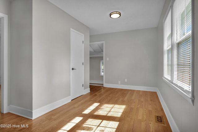 3521 Middle Sound Loop Road, Wilmington, NC 28411