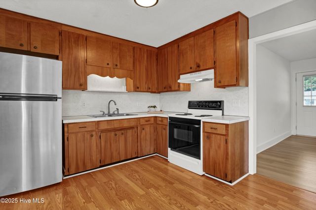 3521 Middle Sound Loop Road, Wilmington, NC 28411