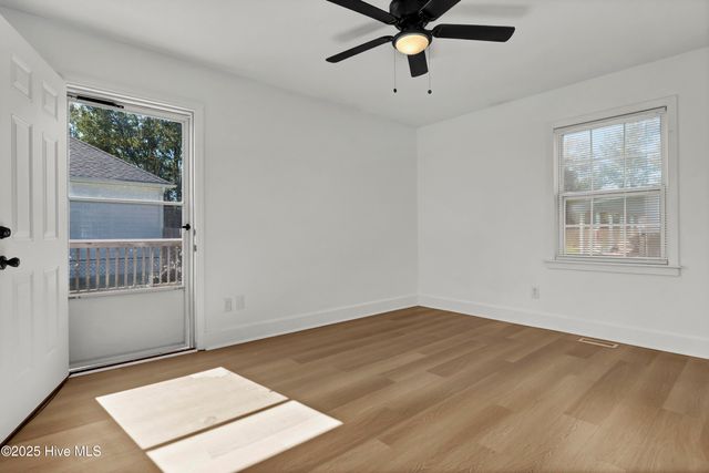 3521 Middle Sound Loop Road, Wilmington, NC 28411