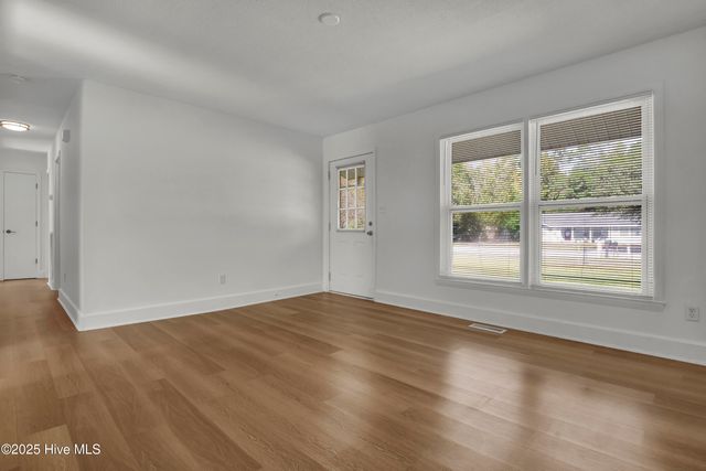 3521 Middle Sound Loop Road, Wilmington, NC 28411