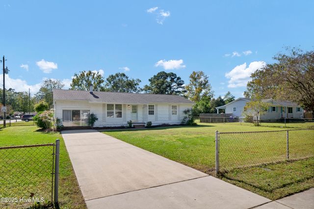 3521 Middle Sound Loop Road, Wilmington, NC 28411