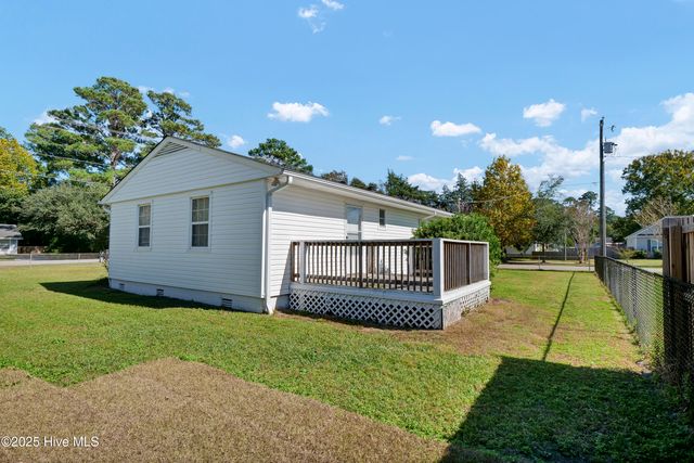3521 Middle Sound Loop Road, Wilmington, NC 28411