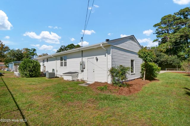 3521 Middle Sound Loop Road, Wilmington, NC 28411