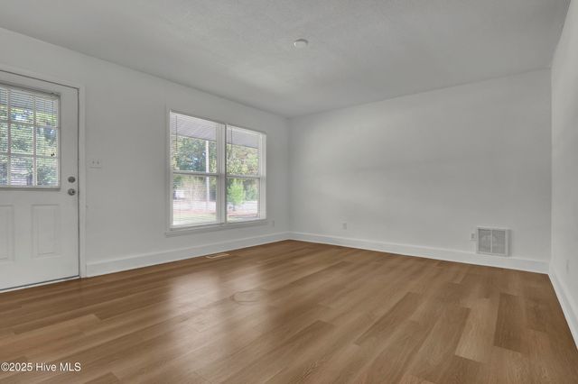 3521 Middle Sound Loop Road, Wilmington, NC 28411