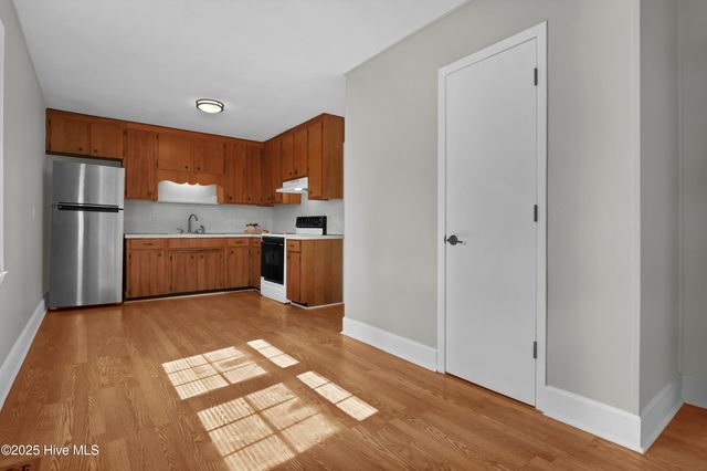 3521 Middle Sound Loop Road, Wilmington, NC 28411