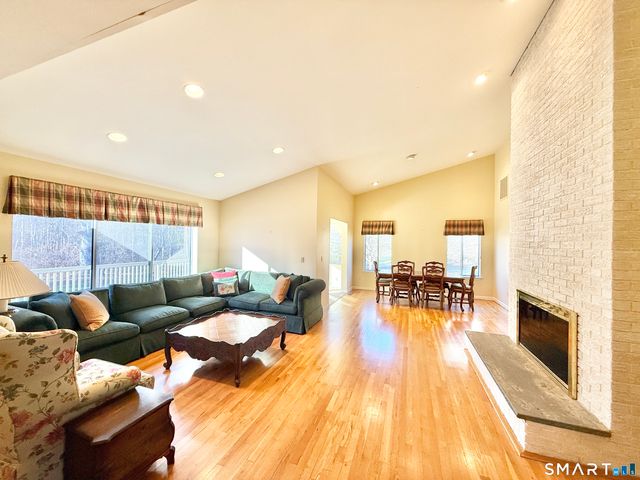 1 Alfred Lane, Stamford, CT 06902