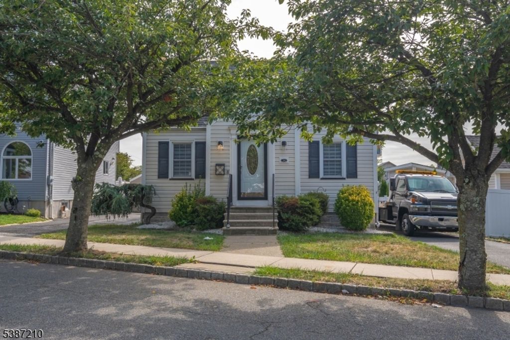 34 Maier St, Belleville Twp., NJ 07109