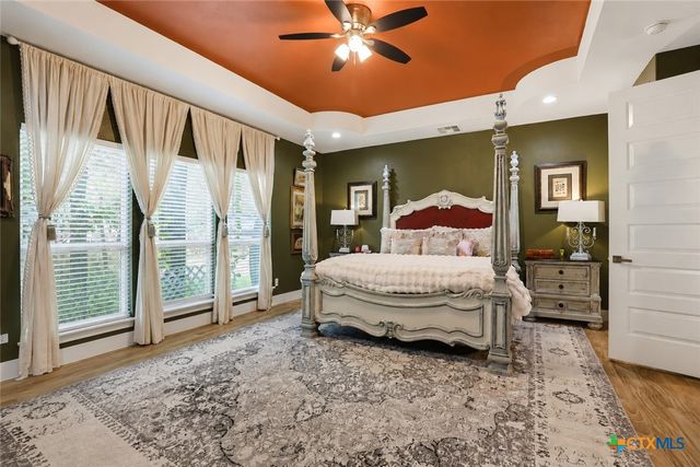 300 Cibolo Ridge Drive, La Vernia, TX 78121
