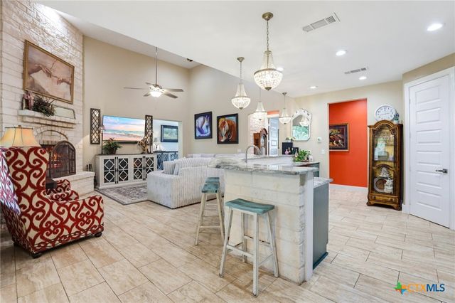 300 Cibolo Ridge Drive, La Vernia, TX 78121
