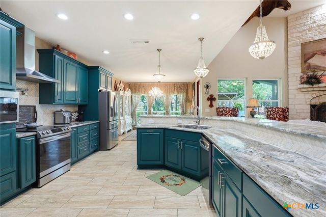 300 Cibolo Ridge Drive, La Vernia, TX 78121