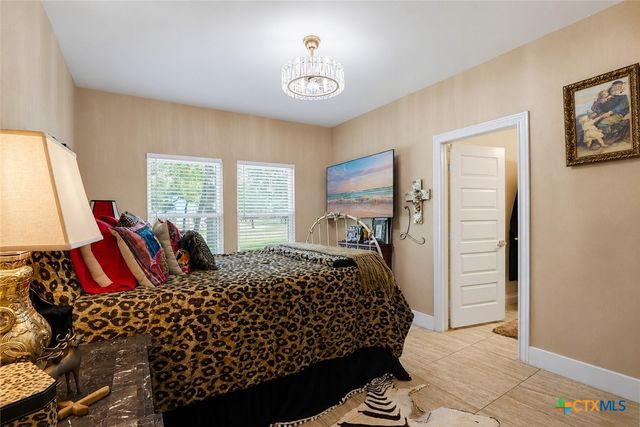 300 Cibolo Ridge Drive, La Vernia, TX 78121