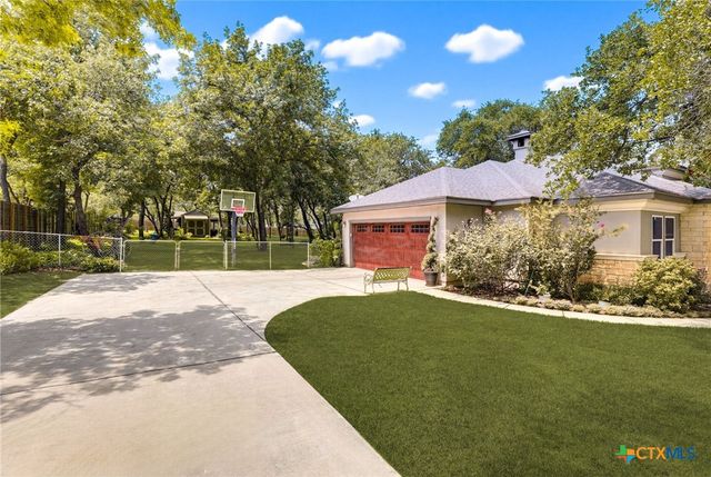 300 Cibolo Ridge Drive, La Vernia, TX 78121