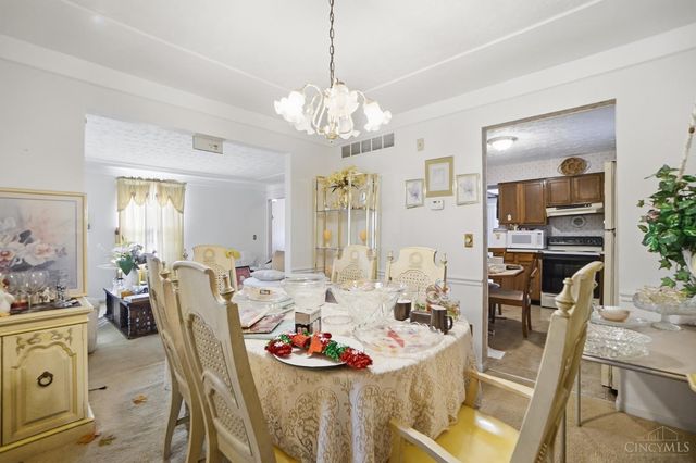 1105 Inner Circle, Forest Park, OH 45240