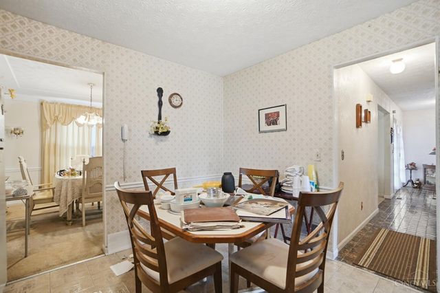 1105 Inner Circle, Forest Park, OH 45240