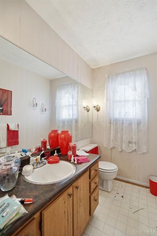 1105 Inner Circle, Forest Park, OH 45240