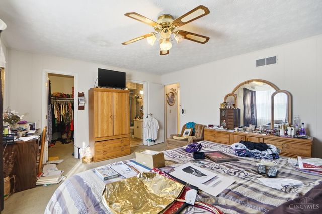 1105 Inner Circle, Forest Park, OH 45240