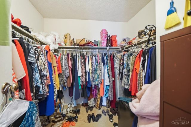 1105 Inner Circle, Forest Park, OH 45240