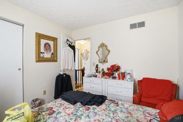 1105 Inner Circle, Forest Park, OH 45240