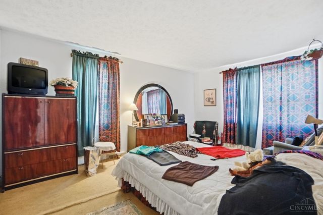 1105 Inner Circle, Forest Park, OH 45240