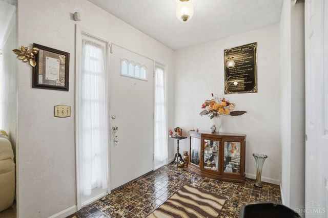 1105 Inner Circle, Forest Park, OH 45240