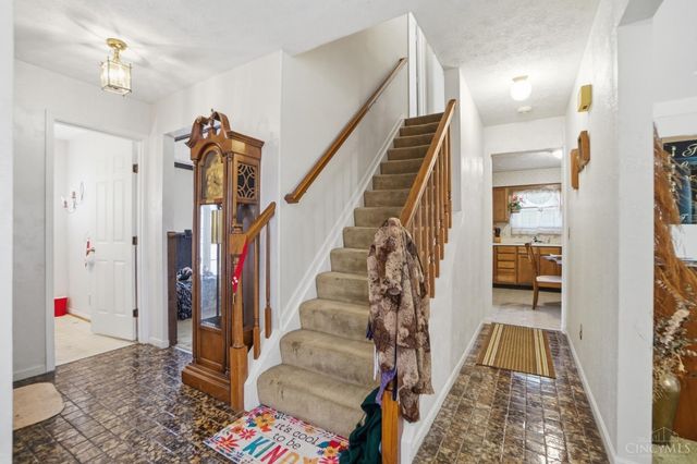 1105 Inner Circle, Forest Park, OH 45240