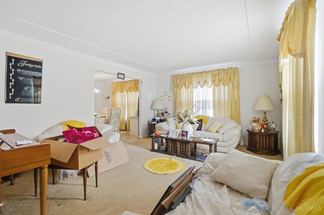 1105 Inner Circle, Forest Park, OH 45240