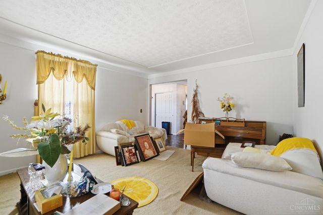 1105 Inner Circle, Forest Park, OH 45240