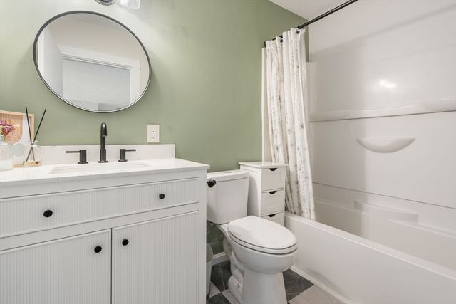 21 Middlesex Ave 303, Worcester, MA 01604