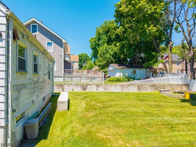 261 Shepard Ave, Englewood City, NJ 07631