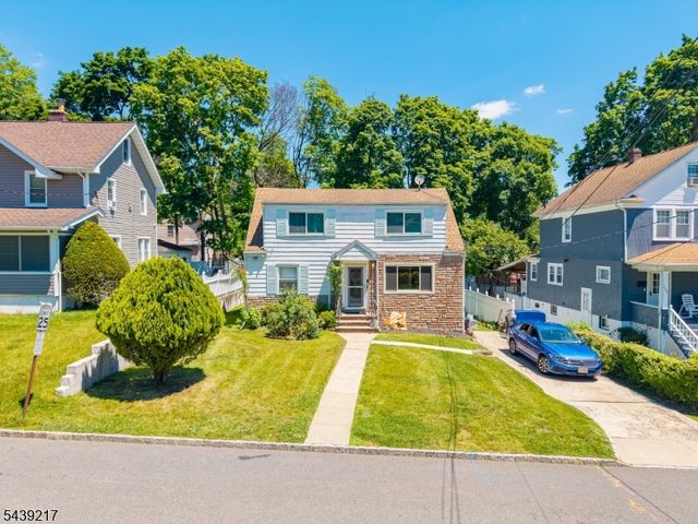 261 Shepard Ave, Englewood City, NJ 07631