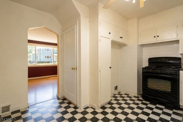 261 Shepard Ave, Englewood City, NJ 07631