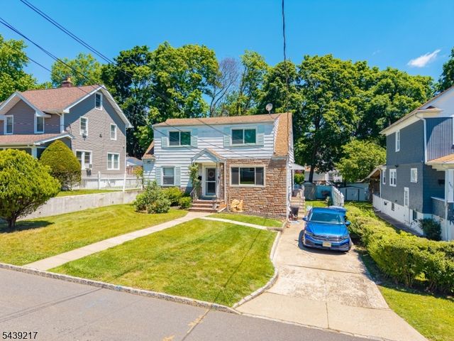 261 Shepard Ave, Englewood City, NJ 07631