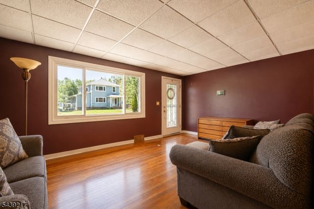 261 Shepard Ave, Englewood City, NJ 07631
