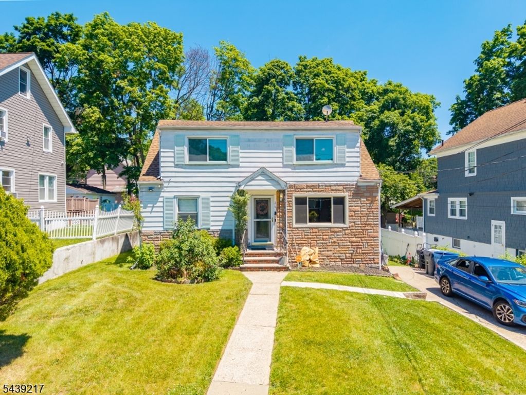 261 Shepard Ave, Englewood City, NJ 07631