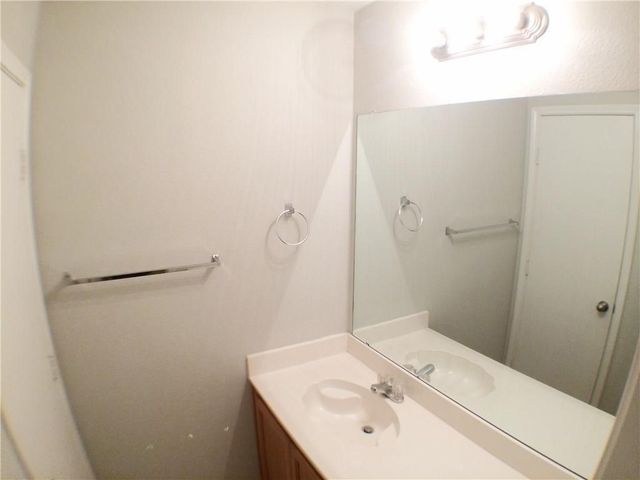 2301 Kingsway Drive, Arlington, TX 76012