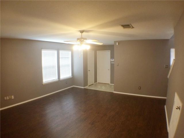 2301 Kingsway Drive, Arlington, TX 76012