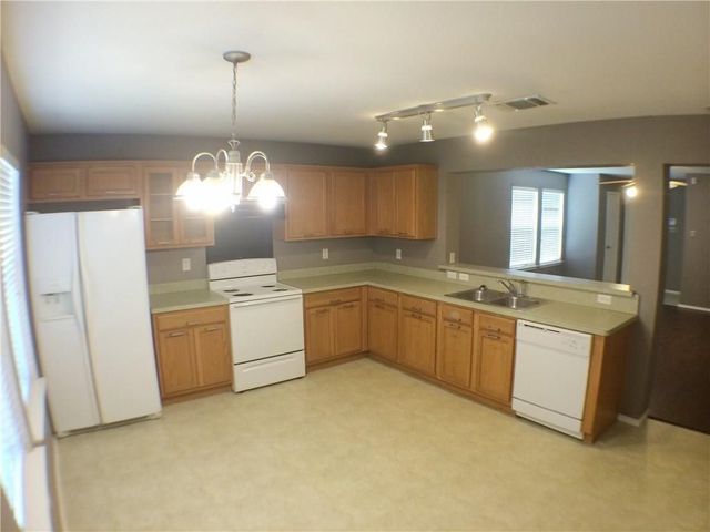 2301 Kingsway Drive, Arlington, TX 76012